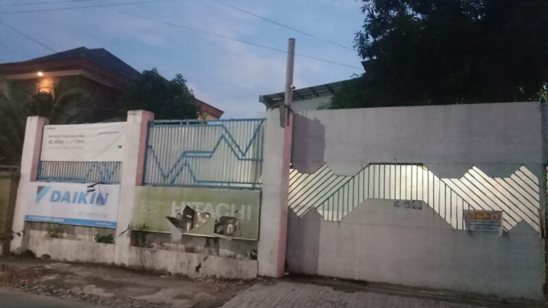 Tak Kondusif Satpol -PP Gagal Segel Gudang PT MMI Yang Berada Di Pemukiman Warga.