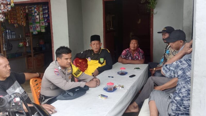 Bhabinkamtibmas Panipahan darat  Dialog Ke warga Jelang Pilkada Serentak.