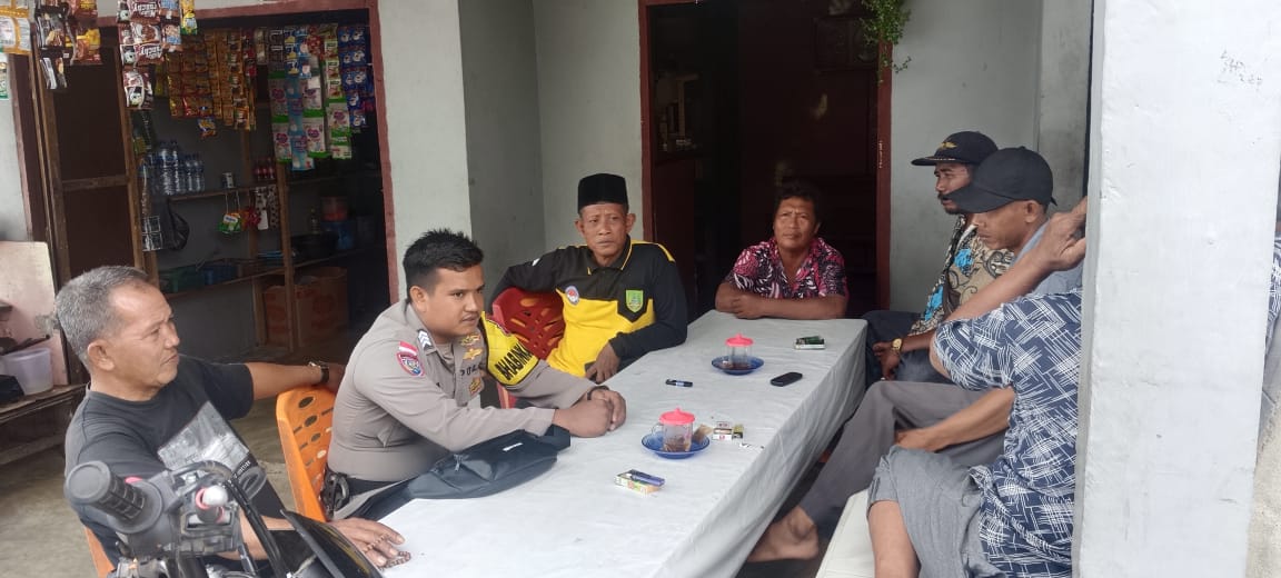 Bhabinkamtibmas Panipahan darat  Dialog Ke warga Jelang Pilkada Serentak.