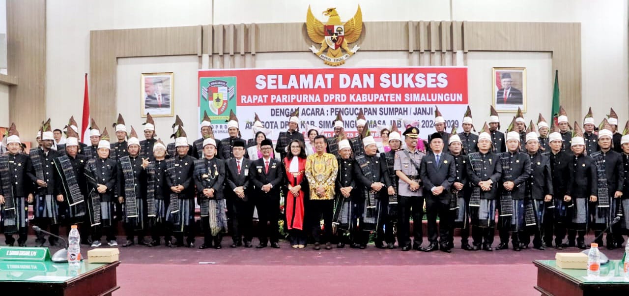 *50 Anggota DPRD Simalungun Masa Jabatan 2024-2029 Ucapkan Sumpah/Janji*