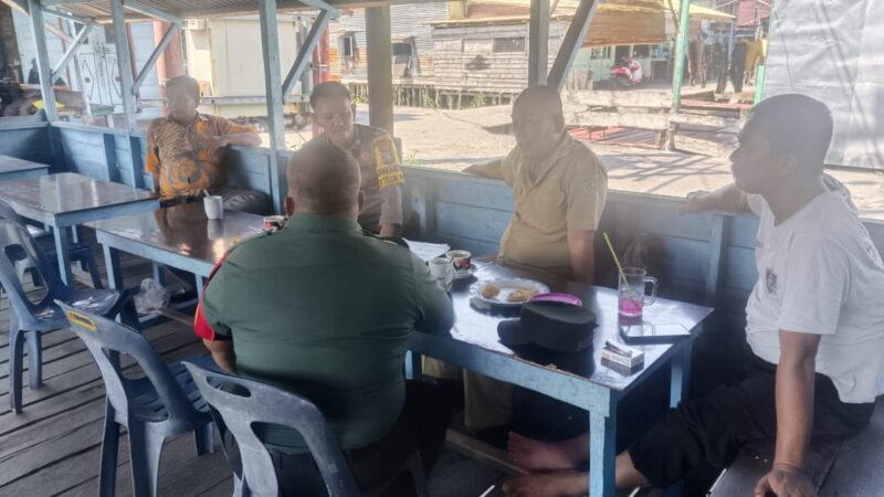 Bhabinkamtibmas Teluk Pulai Briptu Brian Romi  Sitorus. SH