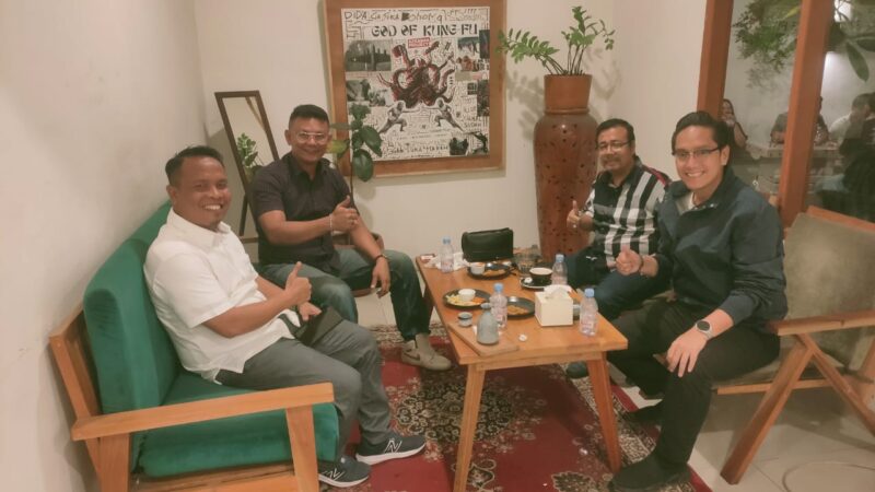 Akademisi Tertarik Melihat Sikap Rico Waas Terbuka Dalam Berpikir