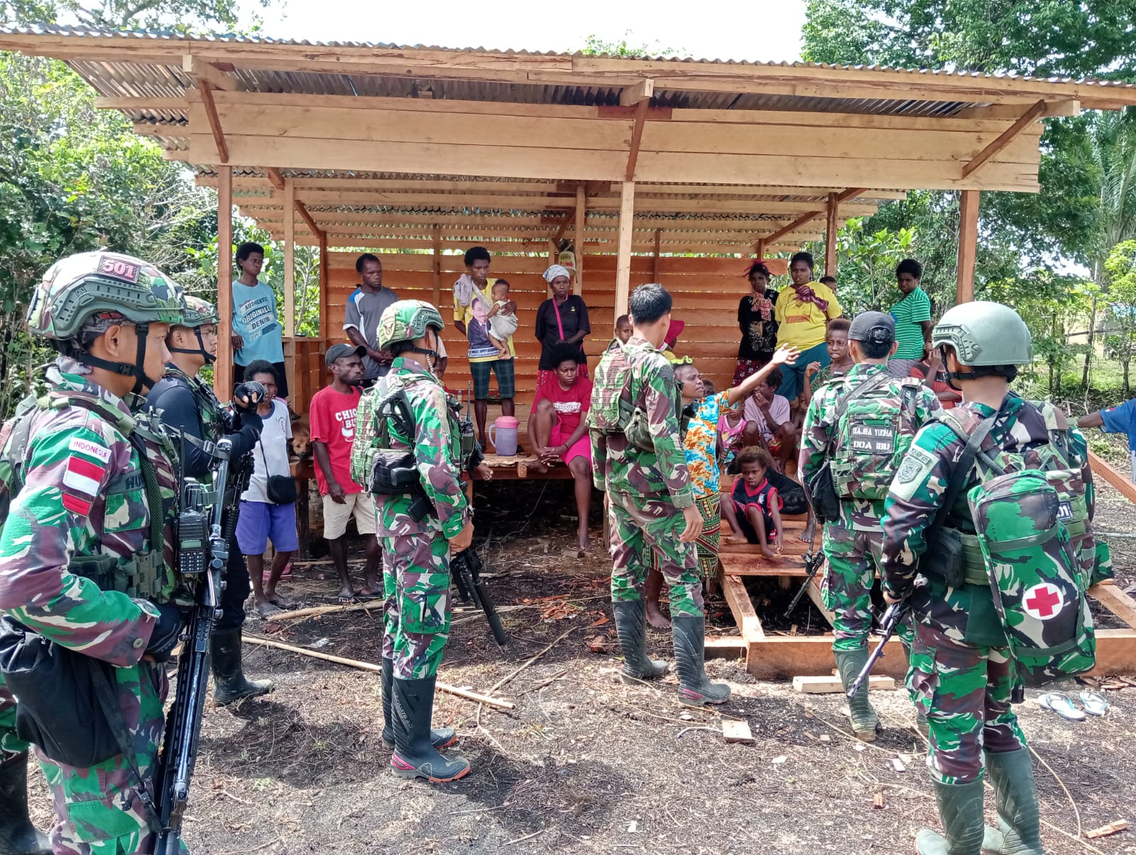 *Komsos Satgas Habema Disambut Gembira Warga Sorry*