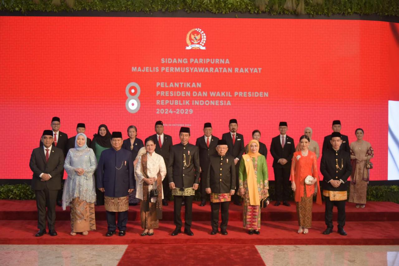 Presiden Joko Widodo beserta Ibu Iriana Joko Widodo menghadiri pelantikan Presiden dan Wakil Presiden Republik Indonesia masa jabatan 2024-2029