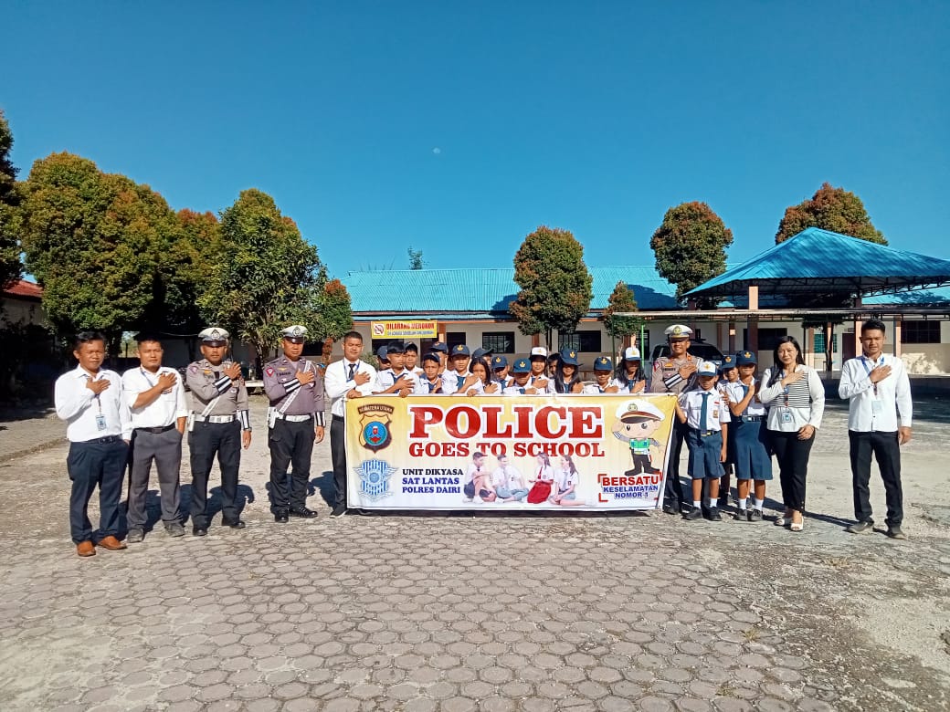 Sat Lantas Polres Dairi Sosialisasikan Operasi Zebra Toba 2024 di SMP/SMK Anugrah Sidikalang