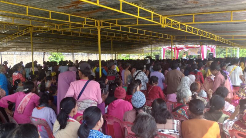 Membludak,wanita Tangguh Bersama Lansia se Kecamatan Raya Dukung Rhs-Aji Menjadi Bupati dan Wakil Bupati 2024-2029