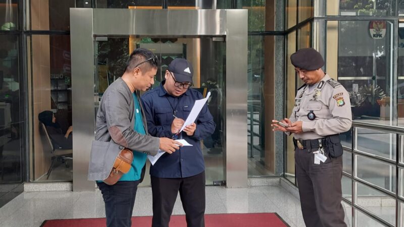 *Pasca David Glen Oei Diperiksa KPK, Sejumlah Pemuda Kembali Unjuk Rasa di KPK*