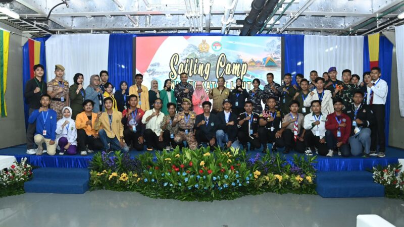 Wujudkan Generasi Muda Cinta Bahari, TNI AL Selenggarakan Sailing Camp Dengan KRI Semarang-594 ke Pulau Payung, Kepulauan Seribu