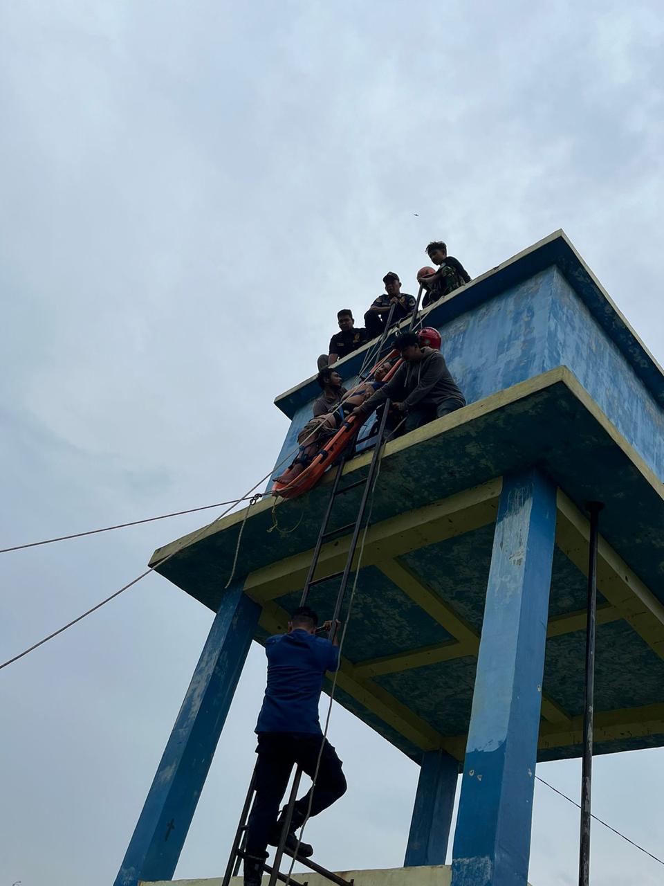 Sigap, Polisi Di Purwakarta Berhasil Bujuk Pemuda Yang Hendak Bunuh Diri
