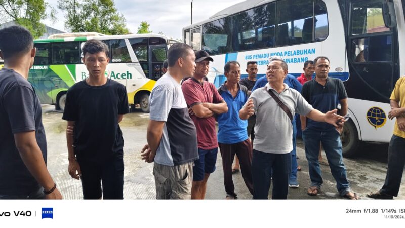 Sopir Dam Truk di Simeulue Mengeluh, BBM Solar di SPBU Tidak Terdistribusi dengan Baik