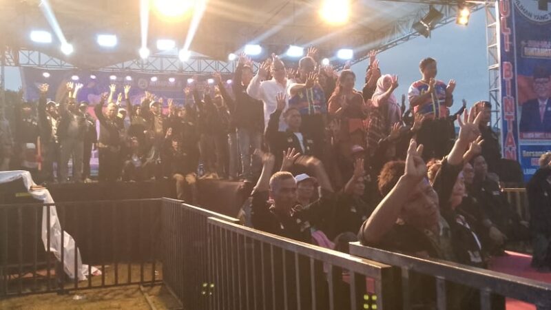 Paslon no urut 4, memberikan hadiah 1 unit  speda motor  bagi  pendukungnya apabila mendapatkan para calon bermain  money politic