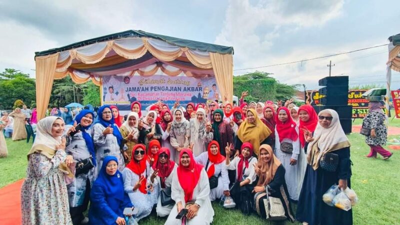 *Memalukan Istri dari Calon bupati dan wakil bupati no 2 hadiri pengajian akbar sekecamatan tanjung morawa*