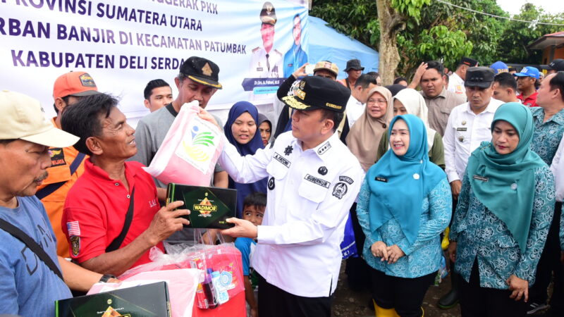 TP PKK Sambut Kedatangan Pj Gubsu Tinjau Banjir di Patumbak
