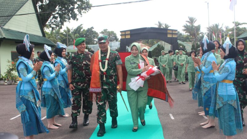 Kunjungan Kerja Pangdam I/BB beserta Ibu Ketua Persit Kartika Chandra Kirana Daerah I/BB di Rindam I/BB dan Pengarahan Pangdam I/BB Kepada Prajurit. PNS dan Persit KOREM 022/PT