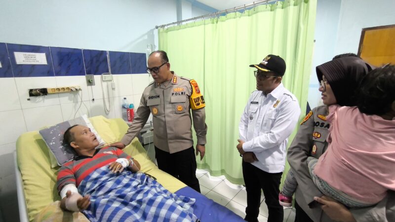 Kapolrestabes Medan Kombes Gidion Arif Besuk Kepling Korban Penusukan Wanita ODGJ