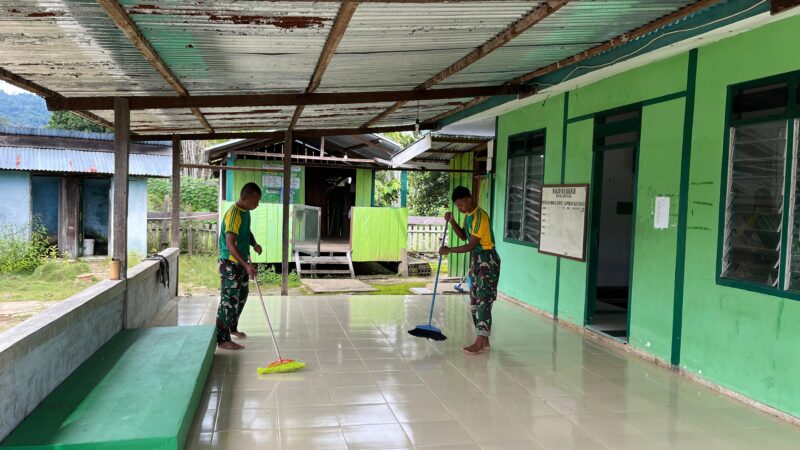 *Satgas Pamtas Yonarmed 11 Kostrad Gelar Karya Bhakti Pembersihan Masjid di Desa Sekaduyan Taka*