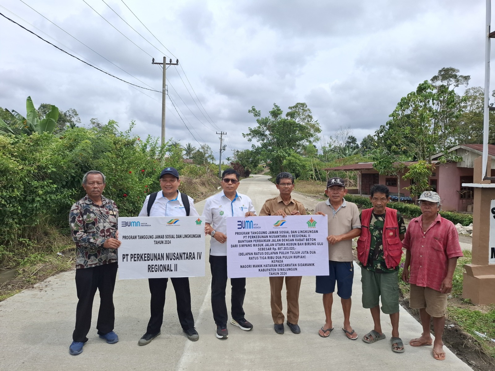 *Kebun Bah Birung Ulu PTPN IV Regional II Perbaiki Jalan Desa Sepanjang 350 Meter di Simalungun*