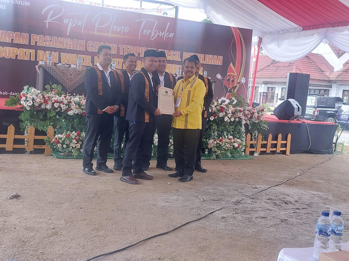 KPU Dairi Tetapkan Vickner Sinaga dan Wahyu Daniel Sagala Sebagai Bupati dan Wakil Bupati Terpilih 2024
