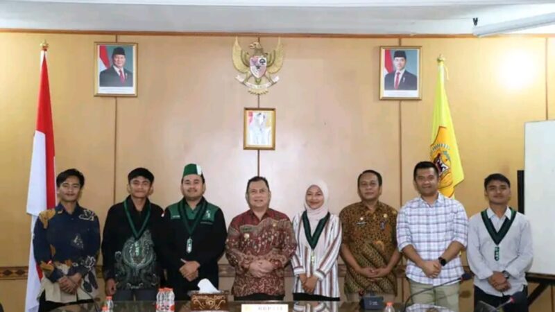 Pejabat (PJ) bupati dan kepala badan kesatuan Bangsa dan politik Terima audiensi mahasiswa