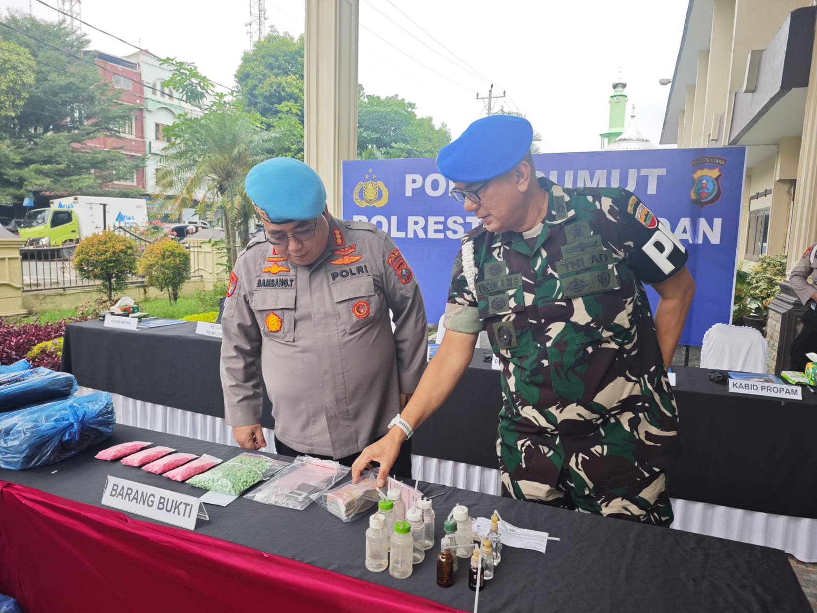Sinergitas TNI-Polri, Gerebek 2 Sarang Narkoba di Medan