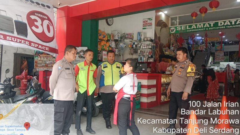 *Polsek Tanjung Morawa Polresta Deli Serdang Tingkatkan Patroli di Pusat Perbelanjaan untuk Cegah Kejahatan*