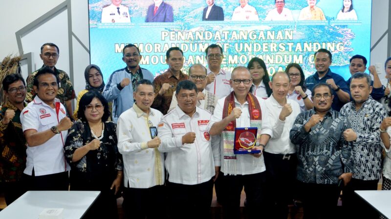 *Pj Sekdaprov Sumut Saksikan Penandatanganan Kerja Sama dan Kesepahaman Toba Caldera UGG*