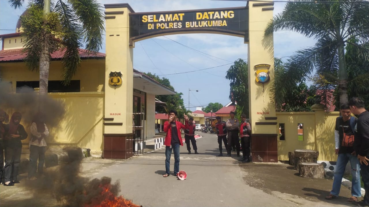 IMM Bulukumba Gelar Aksi Unjuk Rasa di Depan Mapolres, Rokok Ilegal dan Narkoba Jadi Sorotan