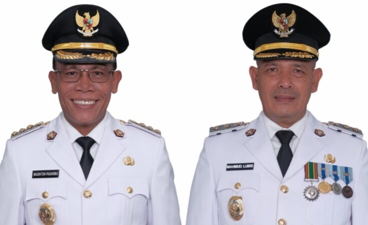 Masinton Pasaribu dan Mahmud Efendi Lubis resmi dilantik menjadi Bupati dan wakil Bupati Tapanuli Tengah.