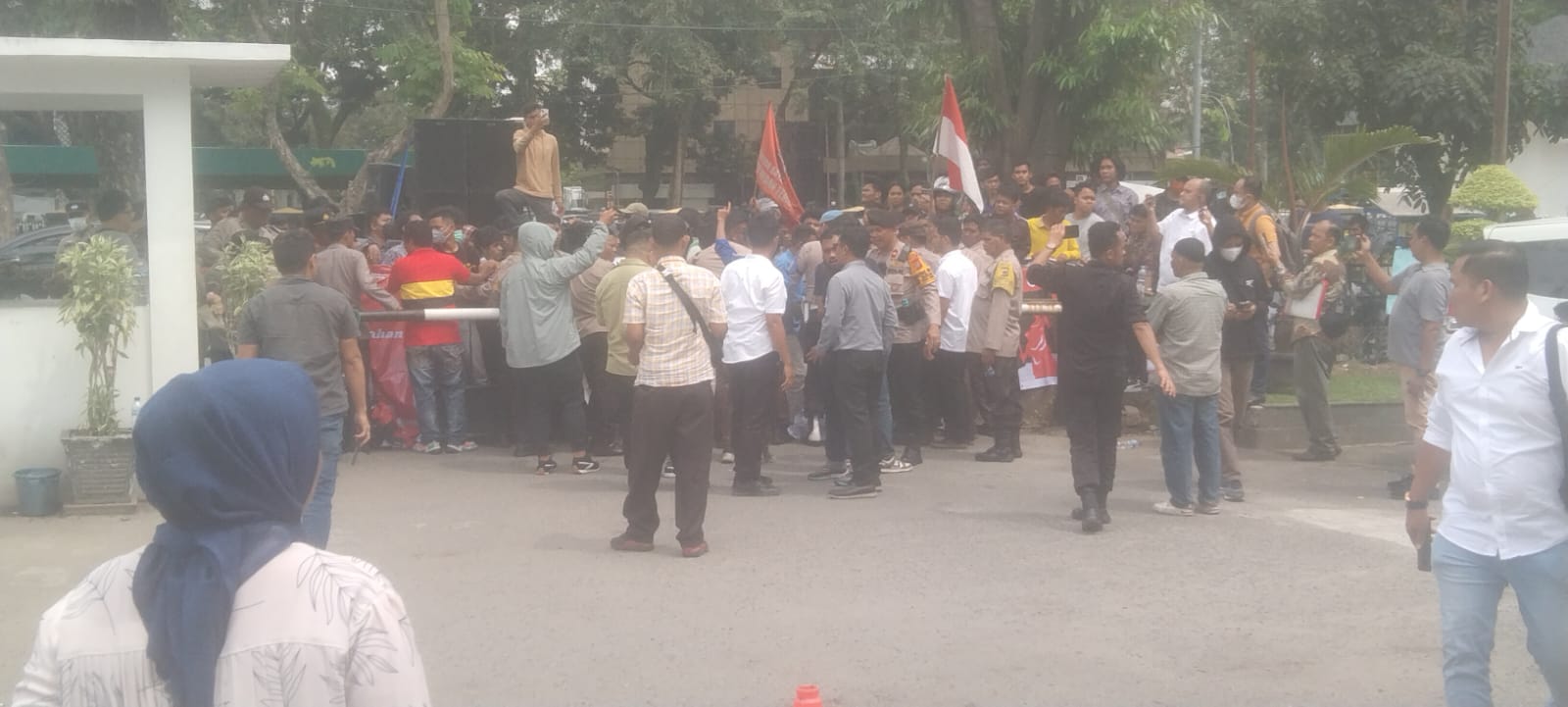 *Diduga Kesaksian Erika br Siringoringo Bohong Di Pengadilan, Ketiga Saksi Yang Hadir Melihat Langsung Erika Yang Menyerang Duluan*