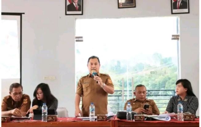Sekretaris Daerah Didampingi Asisten Pemerintahan membuka sosial program NEW PESIAR