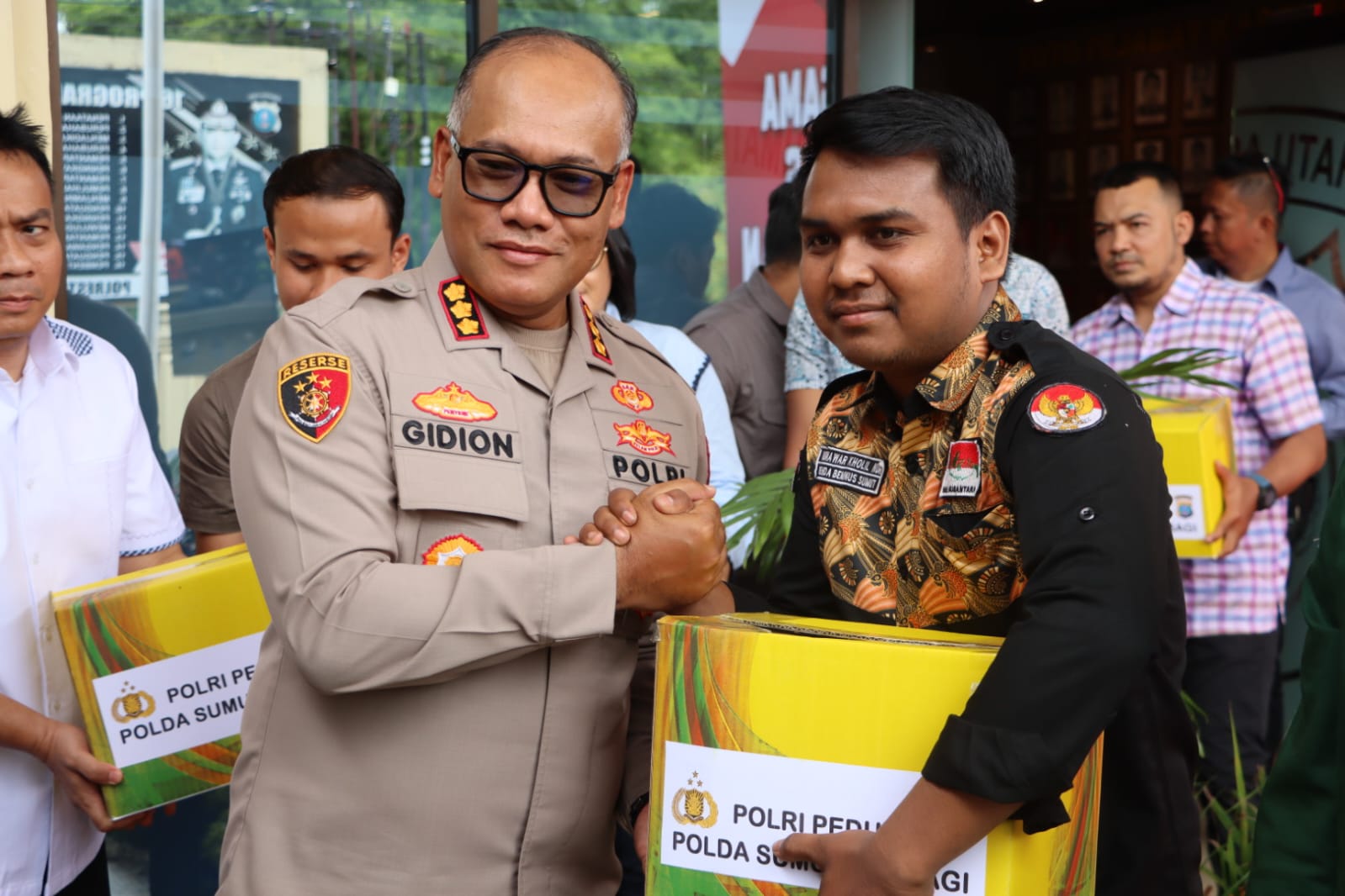 Sambut Ramadan dan Bagi Sembako, Kapolrestabes Medan : Ajak Mahasiswa Jaga Kamtibmas Aman dan Kondusif. 