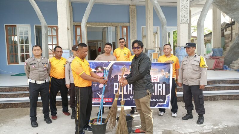 Polres Dairi Gelar Bakti Sosial di Masjid Menyambut Bulan Suci Ramadhan 1446 H