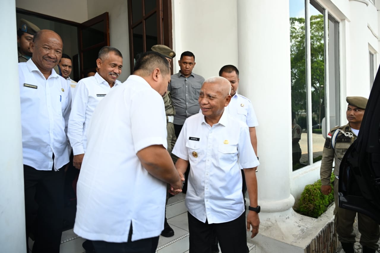 *Serah Terima Jabatan Bupati Asahan, Wagub Sumut Surya Ajak Selaraskan Pembangunan Pemkab dan Pemprov*