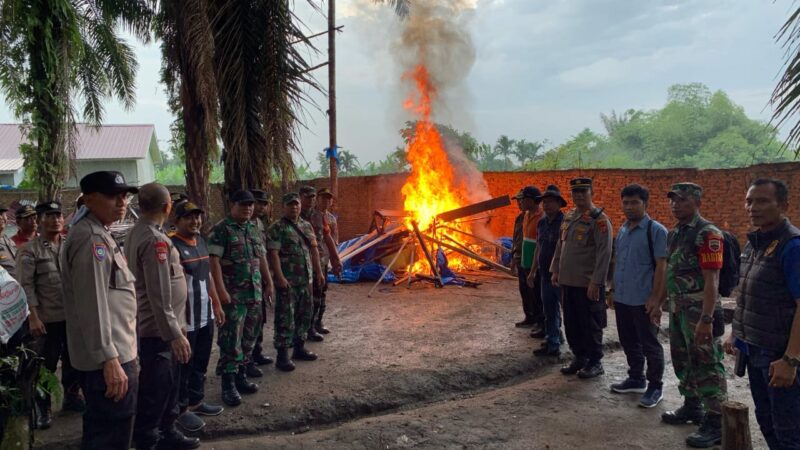 Kapolsek Kutalimbaru Gerebek Sarang Narkoba Desa Sei Mencirim.