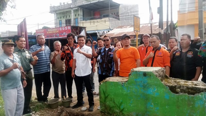 Peletakan Batu Pertama Pembangunan Tugu Selamat Datang Perbatasan Simalingkar B