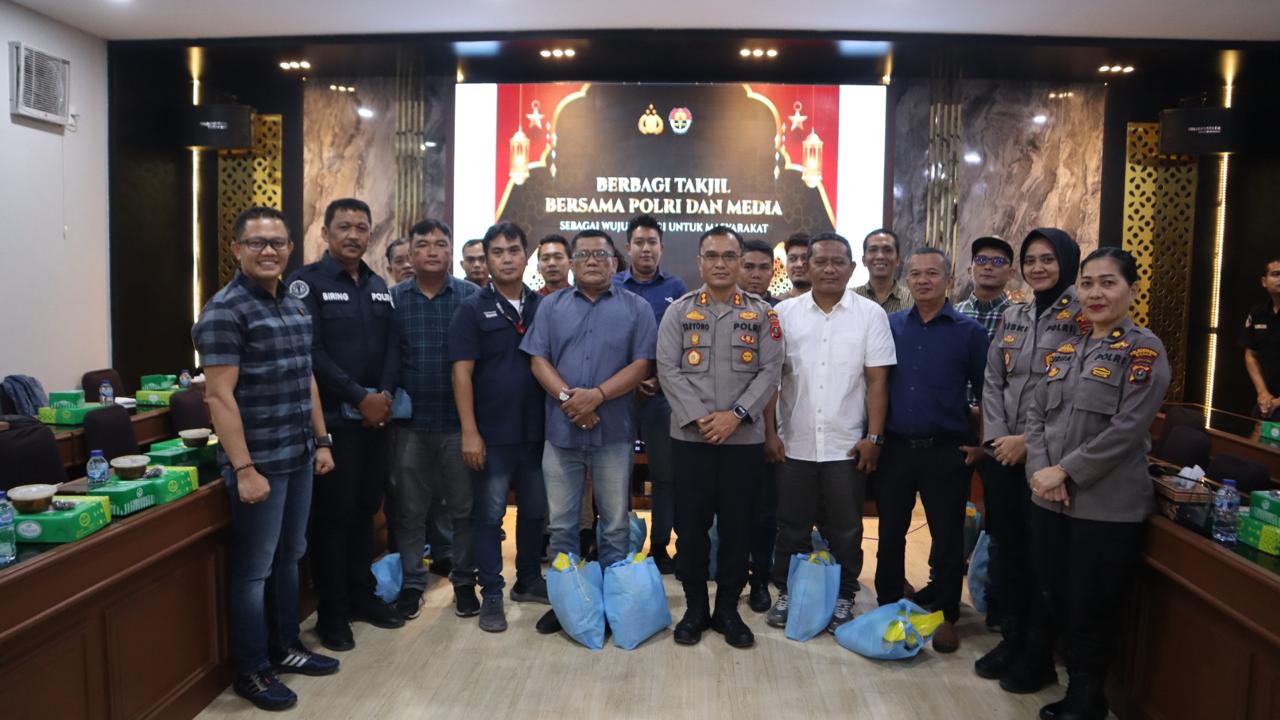 Kepolisian Republik Indonesia (Polri) menggelar acara buka Puasa bersama dengan Media