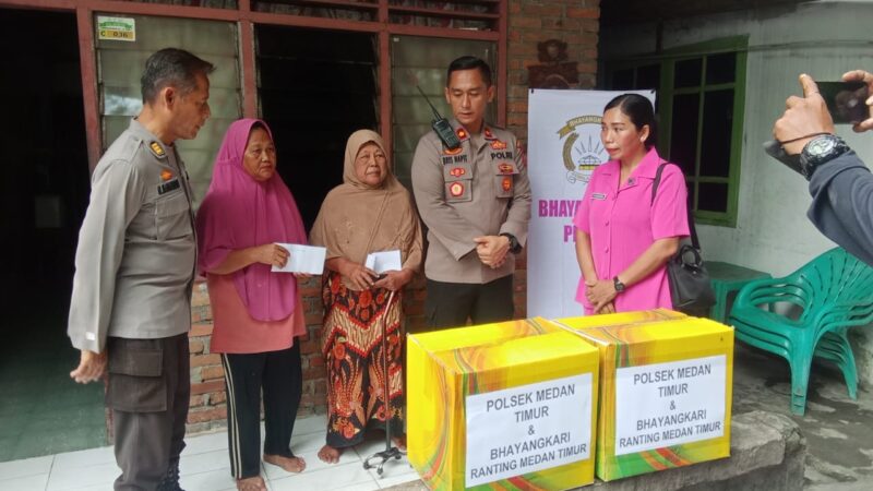 Berbagai Rezeki di Bulan Ramadan, Polsek Medan Timur Gulirkan Sembako dan Santunan Kepala Warga Kurang Mampu